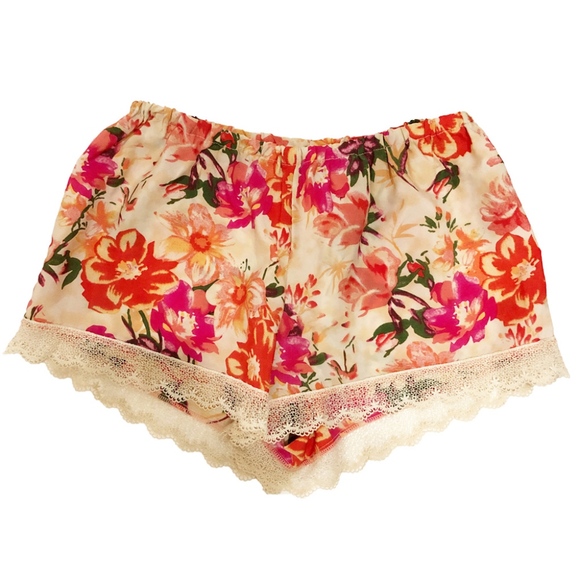 Show Me Your Mumu Bri Lacey Shorts - Small - Picture 2 of 5